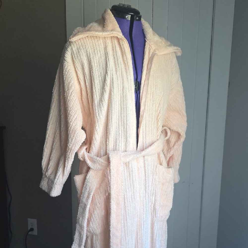 Women's Cream Plush Robe